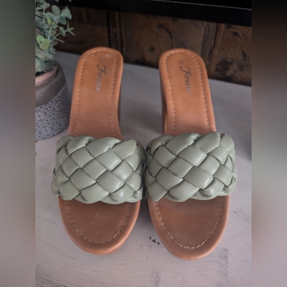 Forever 21 Women's Green Woven Heeled Sandals Nwot - Picture 2 of 9